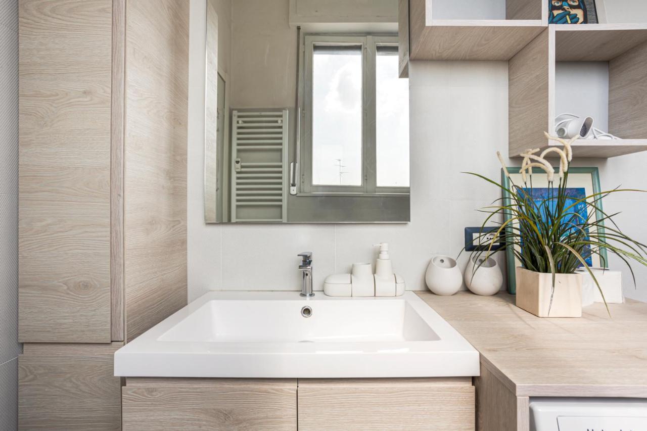 The Blue Nest With A View - 7Th Floor- Via Palestrina Apartment Милано Екстериор снимка